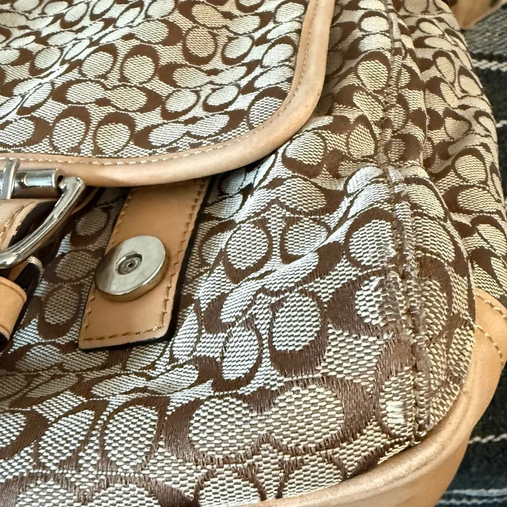 Coach Signature Voyager Messenger Bag No J0968-F70183 Tan, Beige, & Brown - Picture 16 of 16